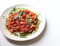 Rigatoni with no-cook tomato sauce