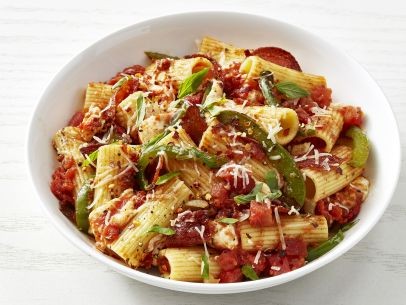 Rigatoni with pepperoni and mozzarella