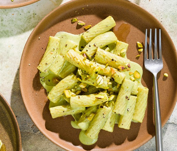 Rigatoni with pistachio-ricotta pesto