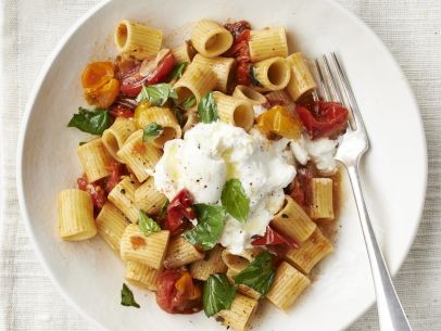 Rigatoni with roasted cherry tomatoes and burrata