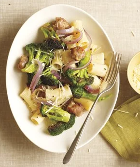 Rigatoni with roasted sausage and broccoli