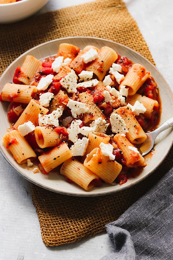 Rigatoni with spiced tomato sauce