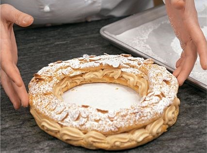 Ring-shaped cake (Paris-Brest)