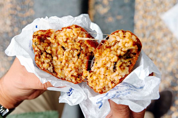 Risotto croquettes with beef ragù (Arancini al ragù)