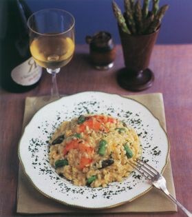 Risotto with asparagus and baby shrimp (Risotto con asparagi e gamberetti)