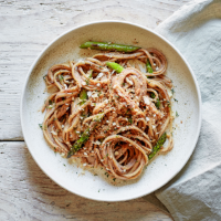 Roast asparagus pasta with yogurt and black garlic