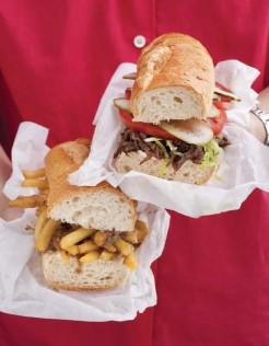 Roast beef "debris" po'boy