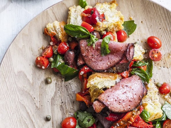 Roast beef panzanella salad