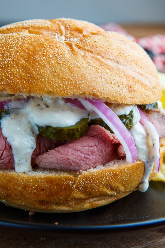 Roast beef sandwiches with horseradish sauce