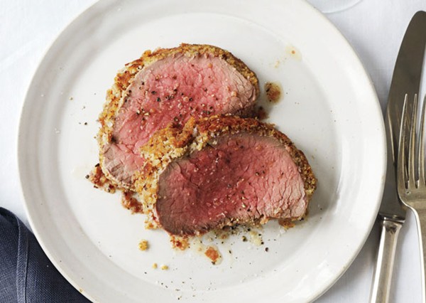 Roast beef tenderloin with Caesar crust