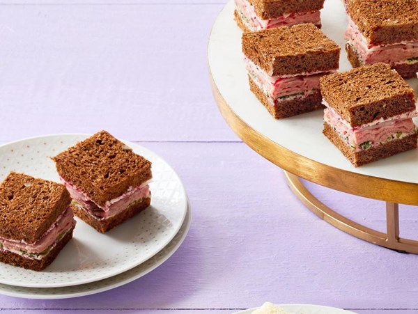 Roast beef with beet horseradish tea sandwiches