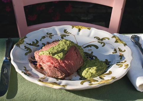 Roast beef with butter lettuce pesto