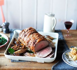 Roast beef with red wine & banana shallots