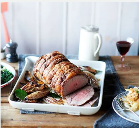 Roast beef with red wine & banana shallots