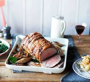 Roast beef with red wine & shallots