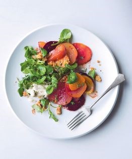 Roast beetroot & goat's cheese salad