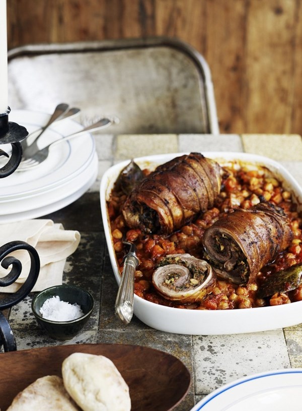 Roast breast of lamb on Spanish beans