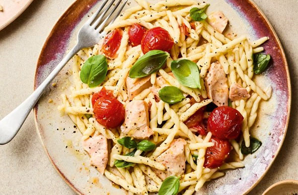 Roast cherry tomato & salmon trofie
