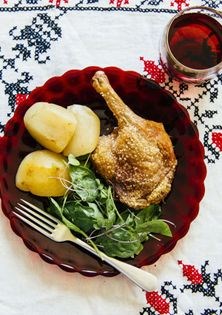 Roast chicken w/ rosemary-poached apples