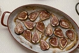 Roast figs with honey, crème fraîche and brandy 