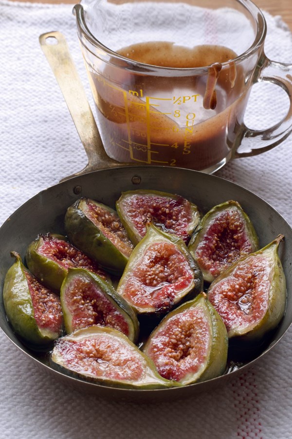 Roast figs with tahini & carob sauce
