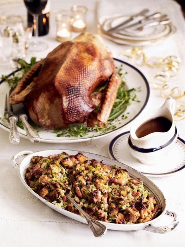 Roast goose with panettone 'dressing' (tray stuffing)