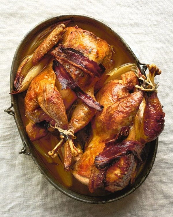 Roast guinea fowl with fennel, shallot and white wine sauce 