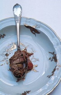 Roast lamb served with a spoon (Gigot d'agneau à la cuillère)
