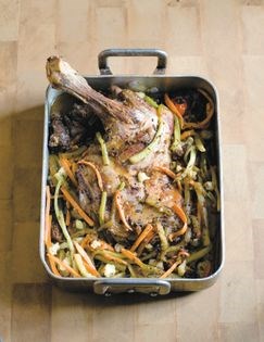 Roast lamb shoulder with cumin (Épaule d'agneau rôtie au cumin)
