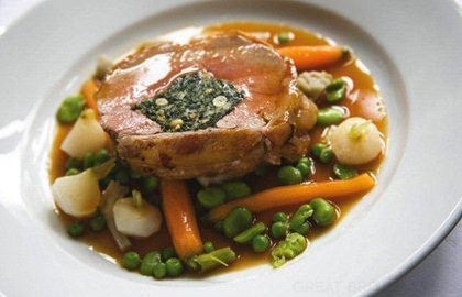 Roast lamb with parsley and pine nut stuffing