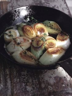 Roast leeks with thyme and garlic