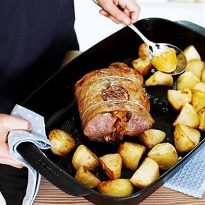 Roast loin of lamb with apricot stuffing