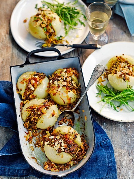 Roast mejadra onions