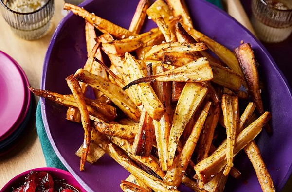 Roast parsnip chips with cranberry & clementine dipping sauce 