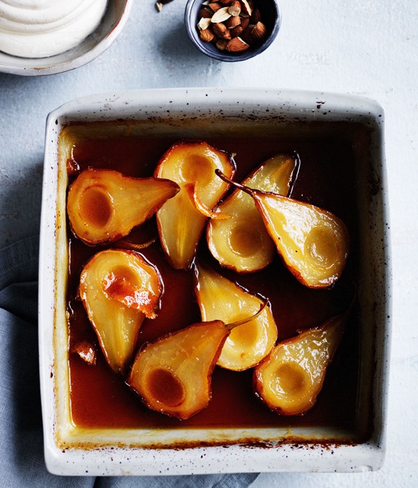 Roast pears with maple syrup and vanilla crème fraîche
