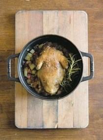 Roast pigeons with mixed vegetables (Pigeons rôtis aux petits légumes)