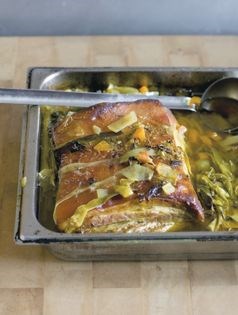 Roast pork belly with coriander (Poitrine de cochon rôtie à la coriandre)