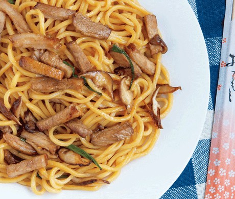 Roast pork lo mein