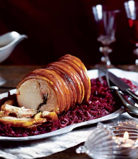 Roast pork with braised red cabbage, pears and juniper