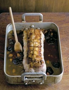 Roast pork with brown ale and prunes (Rôti de cochon à la bière brune et aux pruneaux)