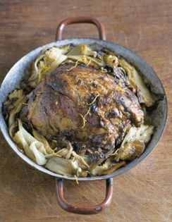 Roast pork with witlof and orange (Échine rôtie endives-oranges)