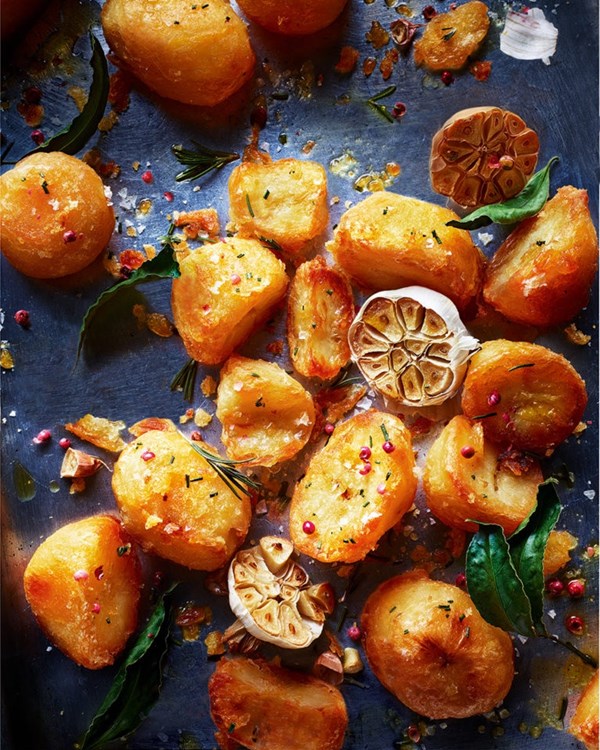 Roast potatoes with garlic & bay