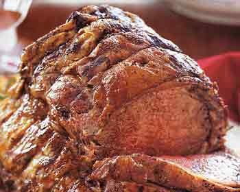 Roast prime rib with Madeira sauce and horseradish sauce
