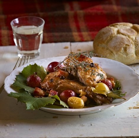 Roast rabbit with grapes