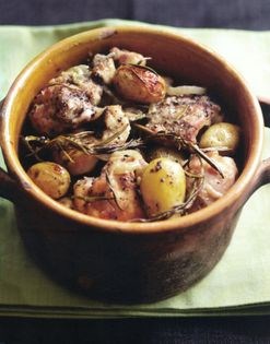 Roast rabbit with potatoes (Coniglio arrosto con patate)