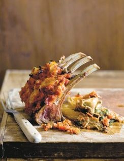 Roast racks of lamb with a sun-dried tomato crust (Carrés d'agneau en croûte de tomates confites)