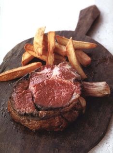 Roast rib of beef with fat chips
