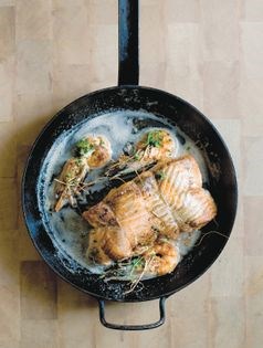Roast salmon with prawns (Rôti de saumon aux crevettes)