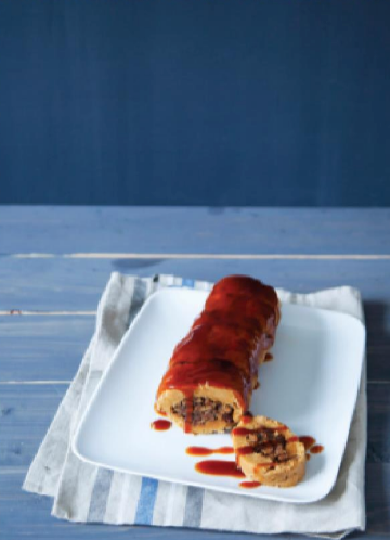Roast seitan stuffed with chestnuts
