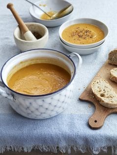 Roast squash and garlic soup